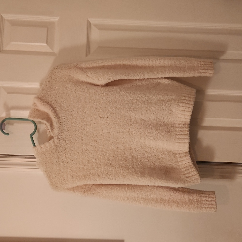 Super soft white hooded top